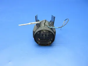 Piper PA-38-112 Tomahawk Airpath Compass w/ Housing P/N 77760-02 (0425-1242)